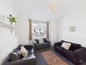 living - click for photo gallery